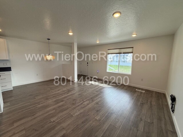 Foto del edificio - NO DEPOSIT option available for qualified ...