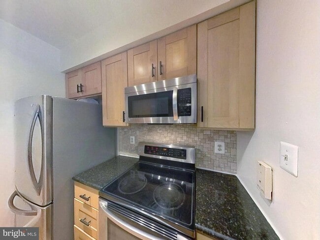 Building Photo - 5917 Barbados Pl