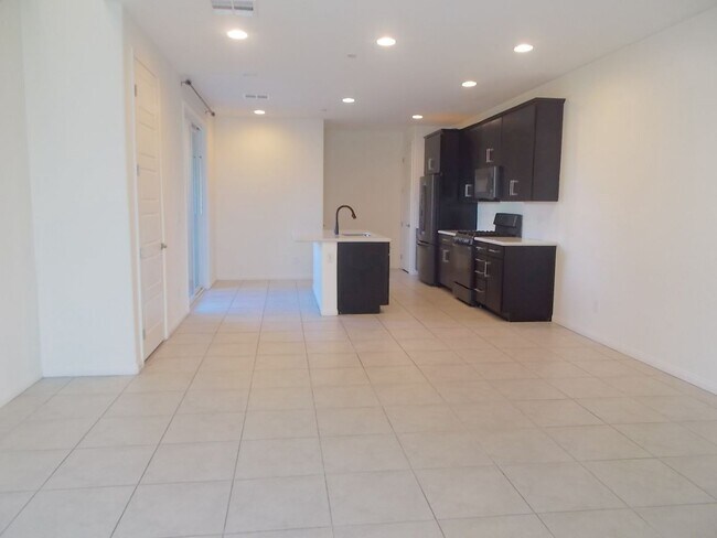 Building Photo - Spacious 3-Bedroom, 2-Story Townhome with ...