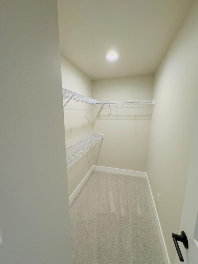 Foto del edificio - 1096 E Fairhaven Ave