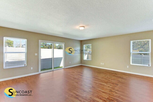 Foto del edificio - 4525 Glendas Meadow Dr
