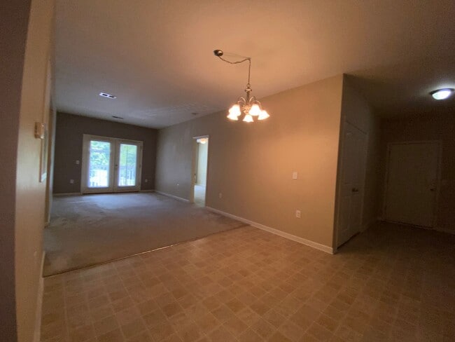 Building Photo - reinb190