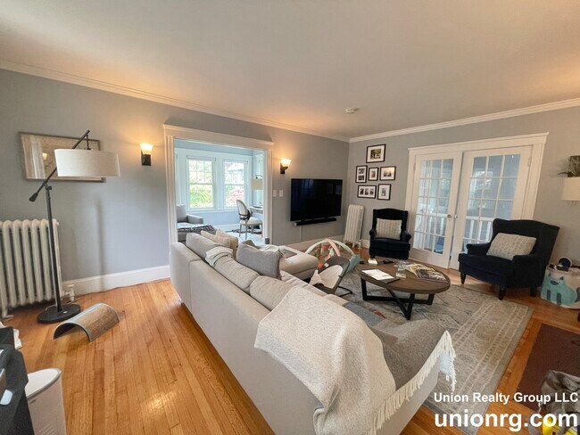 Building Photo - 76 Washington St