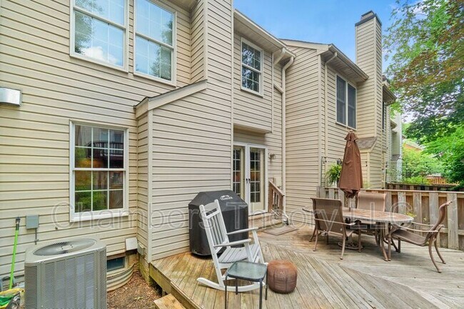 Foto del edificio - 6523 Castine Ln
