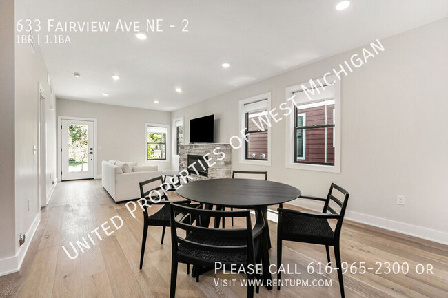 Building Photo - Available Now | Executive 1 Bed 1.5 Bath C...
