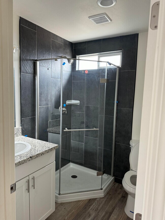 Foto del edificio - 2139 Quincy St