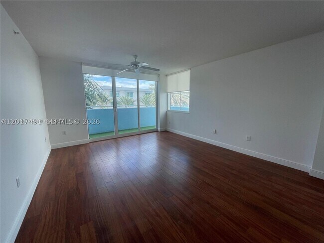 Building Photo - 9201 Collins Ave