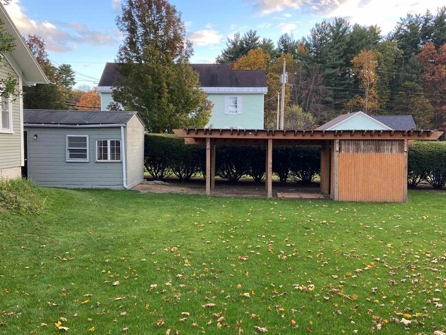 Foto del edificio - 1354 River Rd