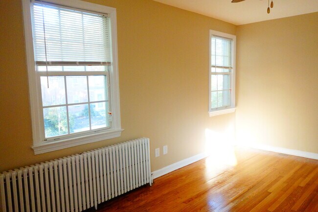 Foto del edificio - 8007 Garland Ave