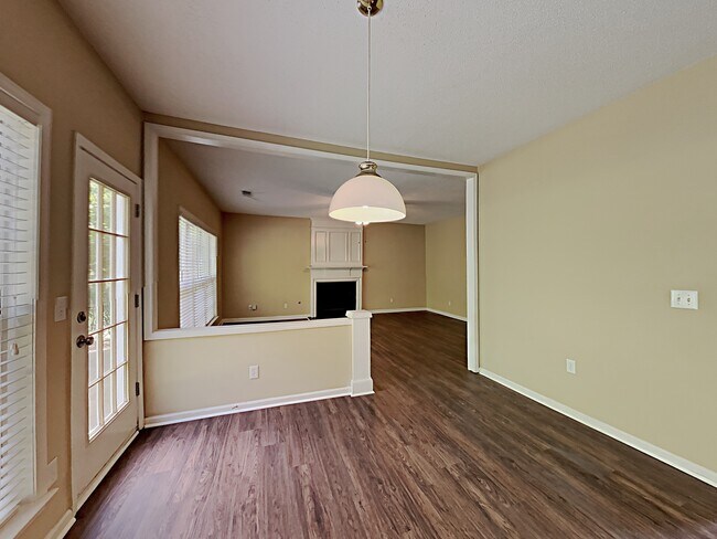 Building Photo - 150 Sessingham Ln