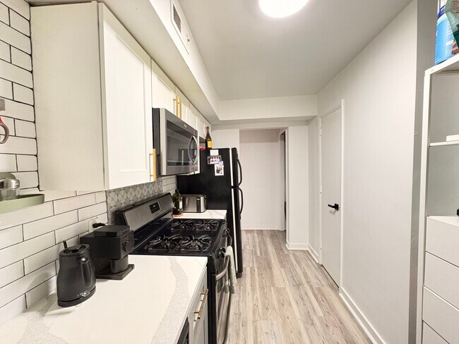 Foto del edificio - 5737 Hobart St