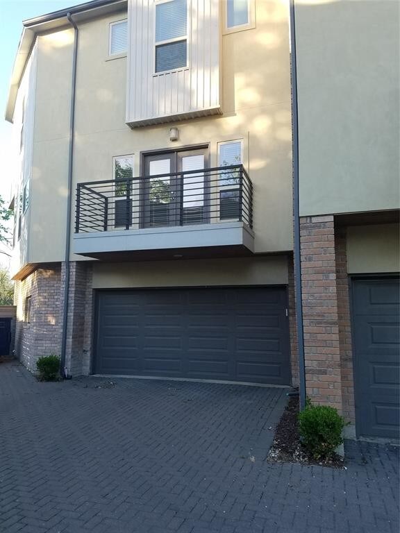 Foto del edificio - 6051 Ross Ave