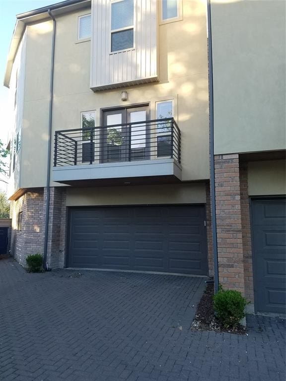 Building Photo - 6051 Ross Ave