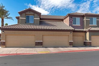 Building Photo - 6868 Sky Pointe Dr
