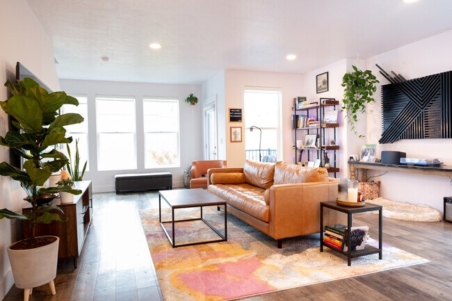 Photo - 1285 W Winchester St Townhome