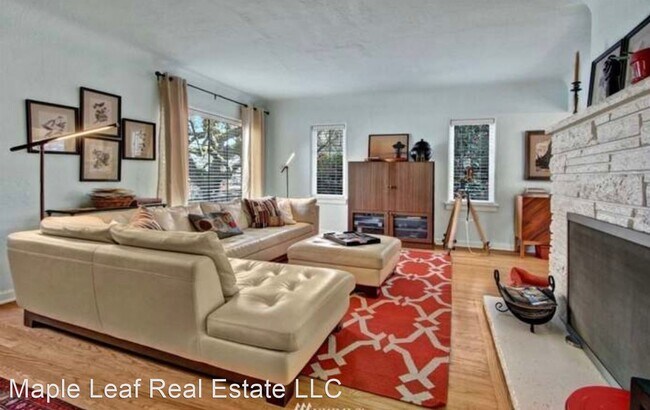 Building Photo - 4 br, 3 bath House - 11 W Smith St