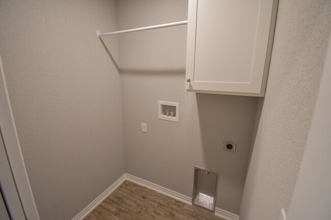 Foto del edificio - 2 Bedroom 2 Bathroom Home!!