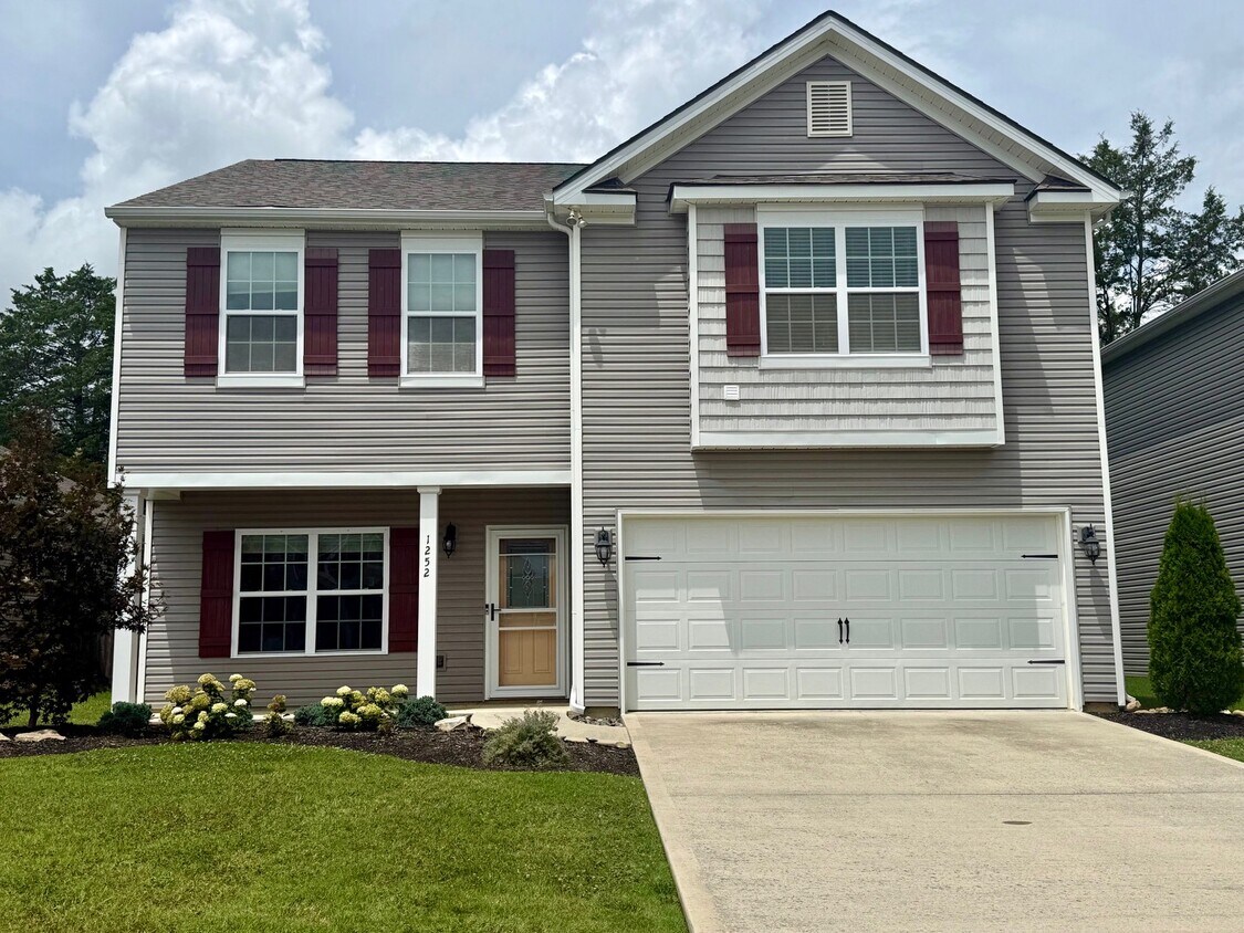 Photo - 1252 Bill Wallace Dr (Friendsville, TN)