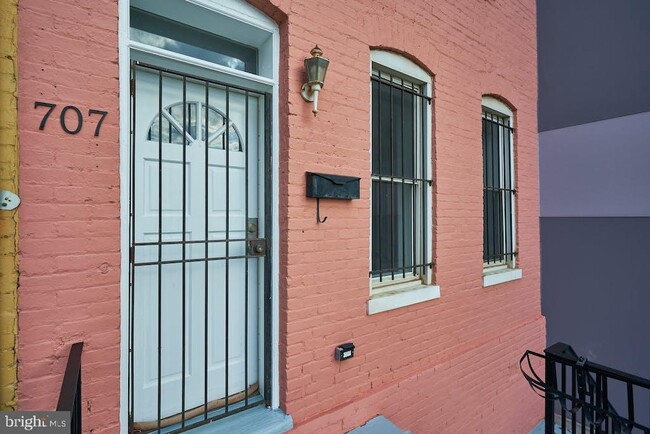 Foto del edificio - 707 Euclid St NW