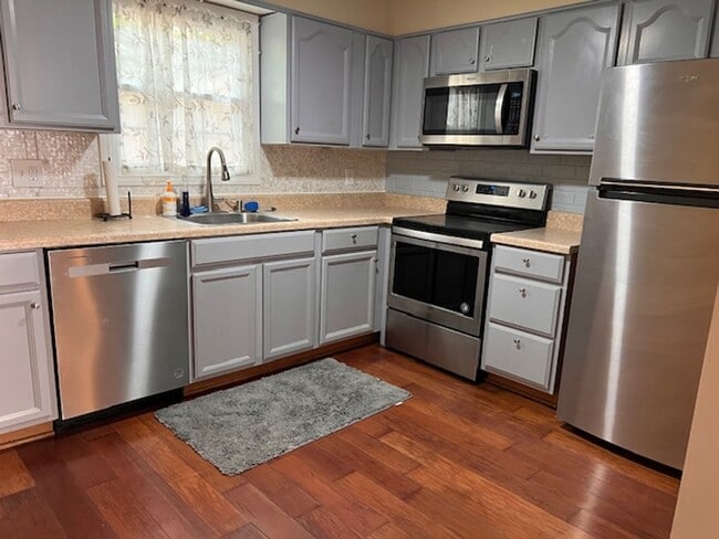 Building Photo - 8501 Westover Ct