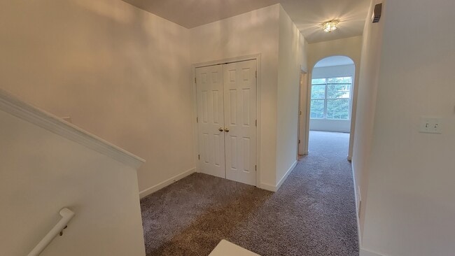 Building Photo - 3 Melrose Ct