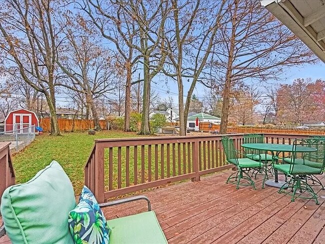 Foto del edificio - 7527 Madison Ave