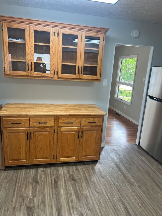 Foto del edificio - 3 Bedroom House Close to Columbian Park!