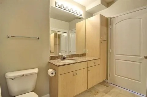 Building Photo - 3225 Turtle Creek Blvd