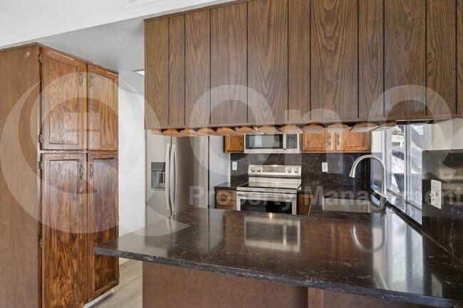 Building Photo - 9300 E Kalil Dr