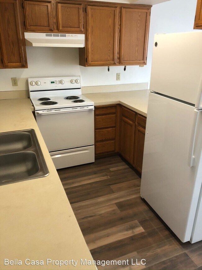 Foto del edificio - 3 br, 1.5 bath House - 767 SE Cleveland Ave