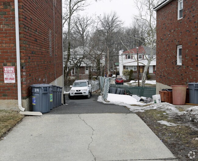 Foto del edificio - 39 Wadsworth Ave