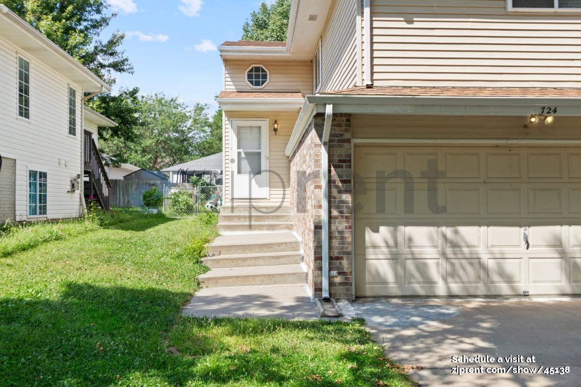Foto principal - 724 W Belmont Ave