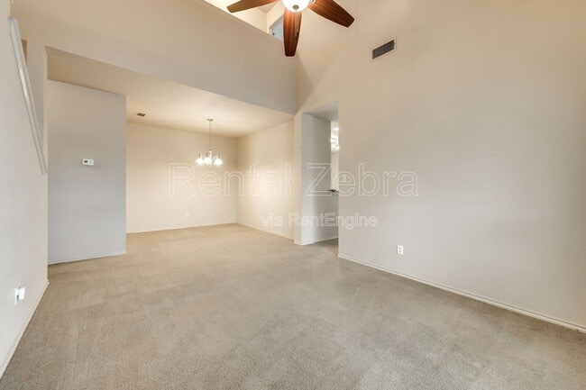 Building Photo - 902 Astaire Ave