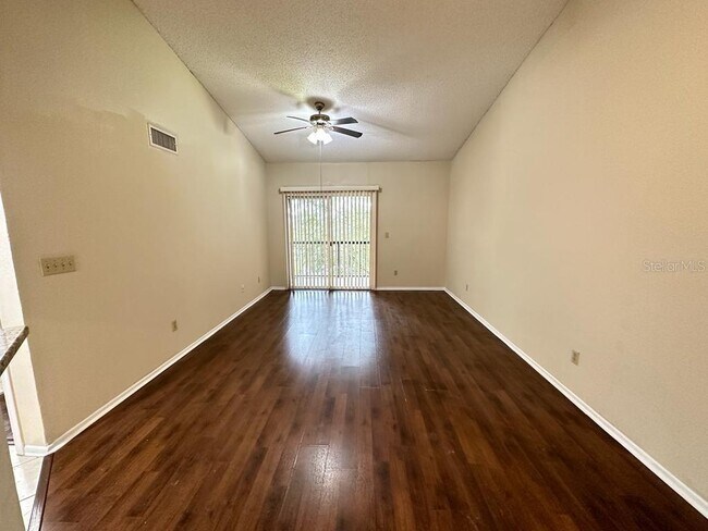 Building Photo - 1948 Lake Atriums Cir