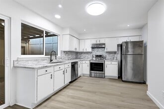 Building Photo - 12527 Wellington Park Dr