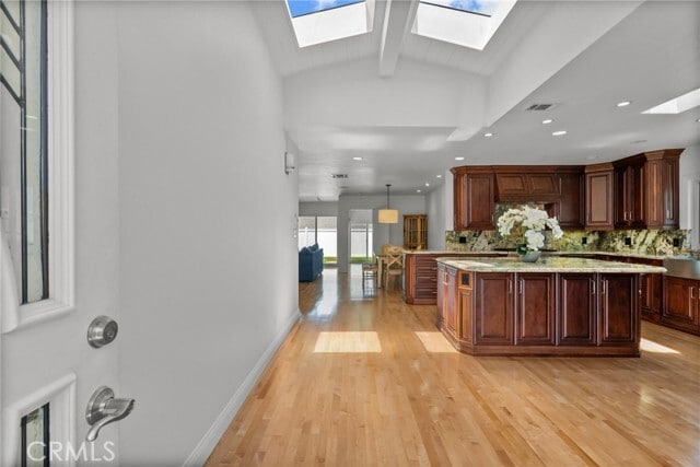 Foto del edificio - 321 Vía San Sebastian