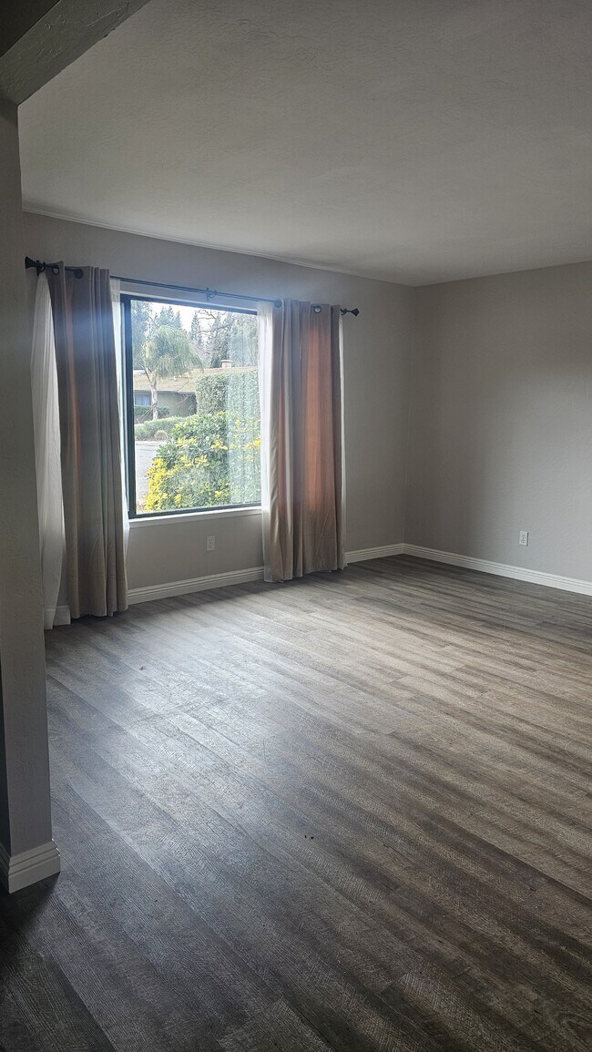 Foto del edificio - 1966 Modoc Dr