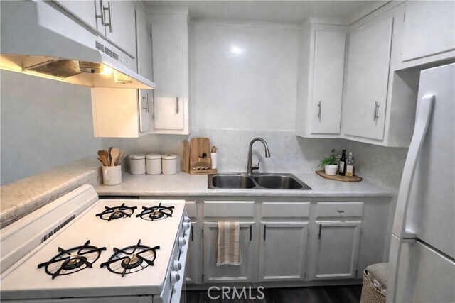 Foto del edificio - 12437 Harris Ave