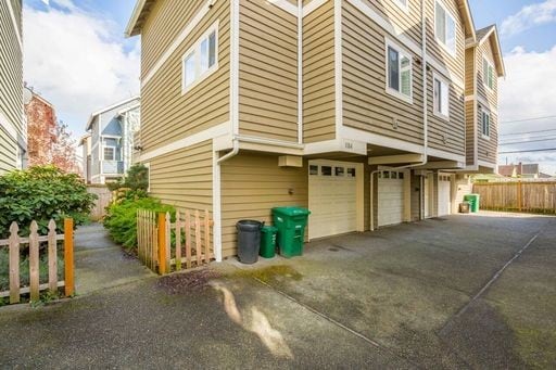 Building Photo - 1152 N 85th St