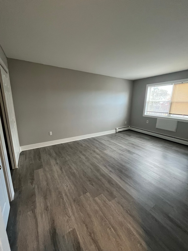 Building Photo - 431 Park Ave