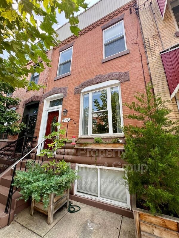 Building Photo - 2333 S 15th St