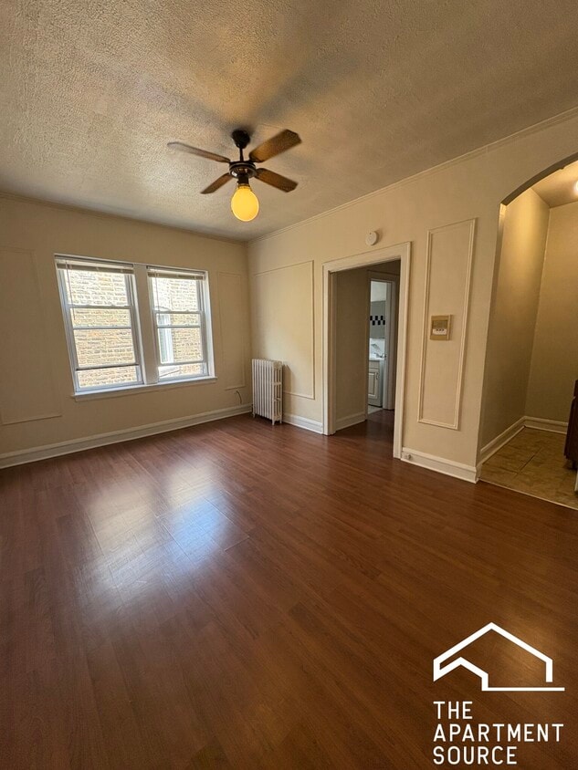 Primary Photo - 2825 N Burling St