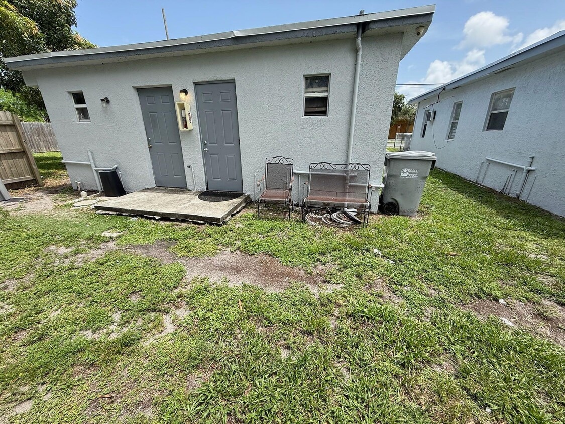 Foto principal - 604 NW 9th Ave