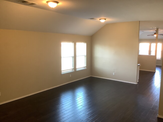 Building Photo - 3401 Groveland Terrace