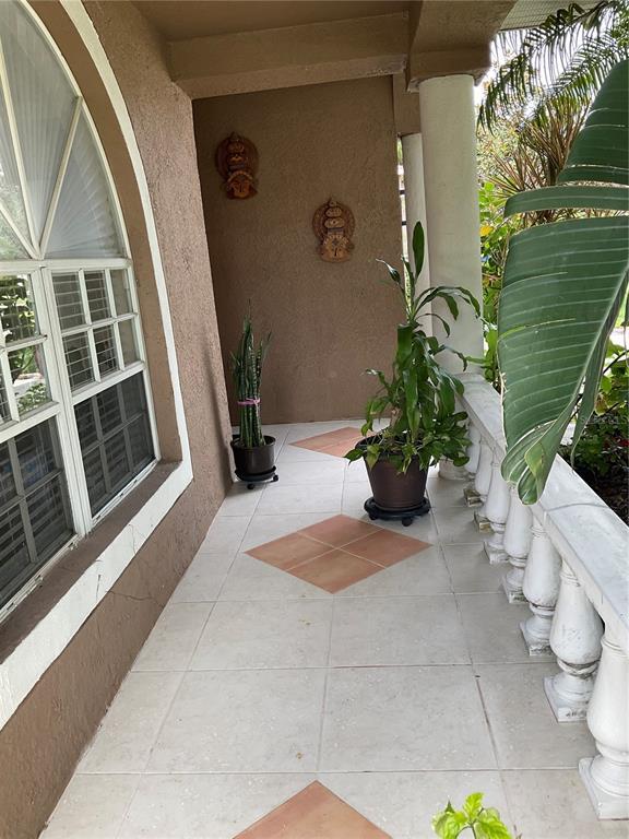 Foto del edificio - 562 Lake Cypress Cir