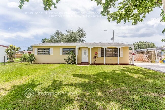 Building Photo - 9504 Bloomfield Dr