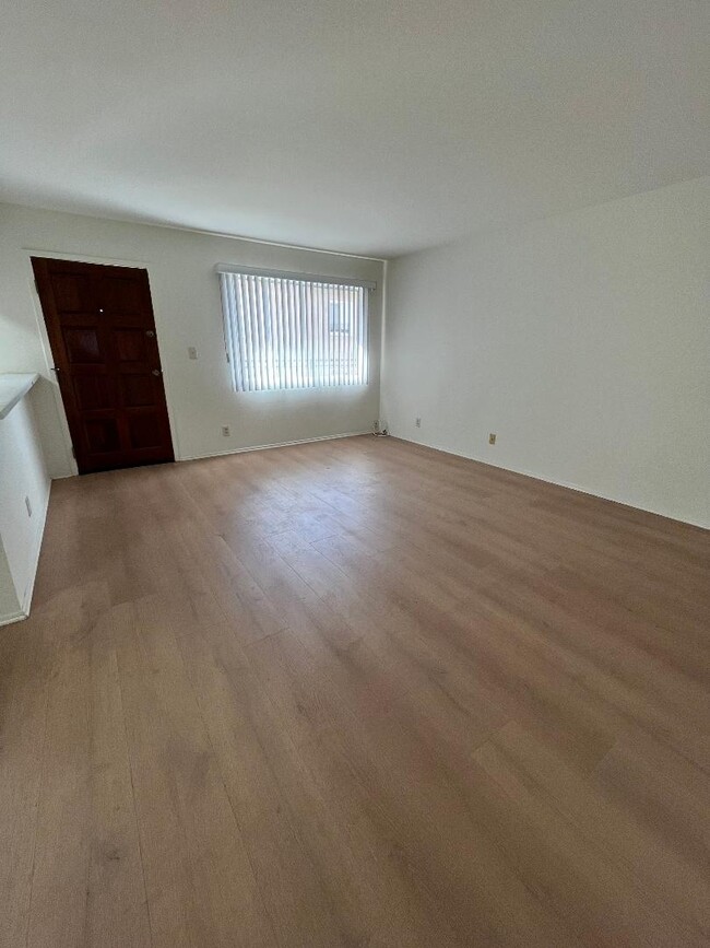 Building Photo - 5908 Cedros Avenue