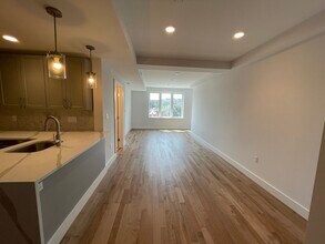 Building Photo - 50 Hichborn St