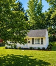 Building Photo - 204 Elmbrook Dr