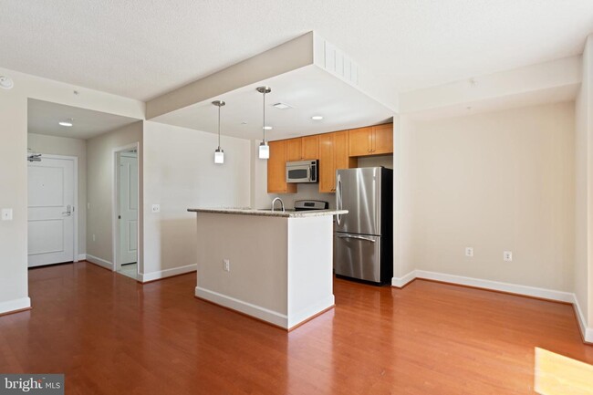 Building Photo - 3600 S Glebe Rd